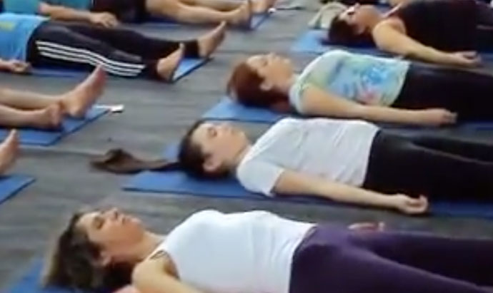 Vídeo: Aula | Yoga Ananda: Centro de Estudos e Pilates - Zona norte - SP